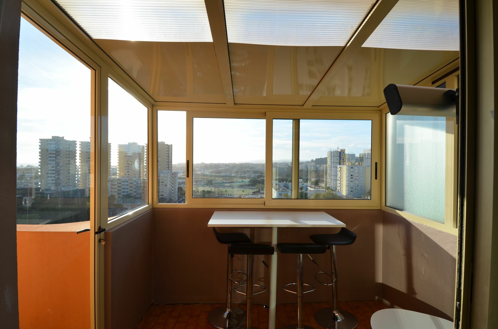 Appartement Rooftop 8 personnes grande terrasse avec parking Quartier Aéroport Nice Eksteriør bilde