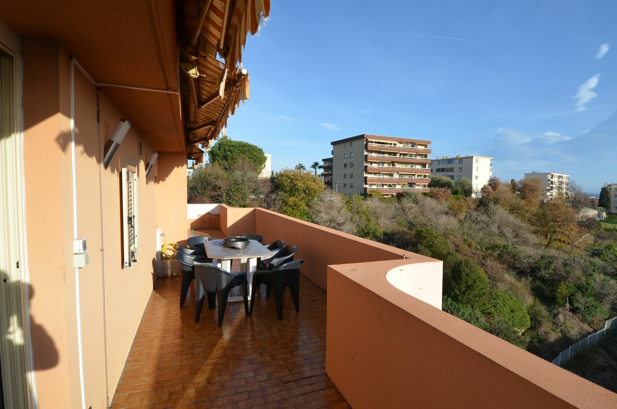 Appartement Rooftop 8 personnes grande terrasse avec parking Quartier Aéroport Nice Eksteriør bilde