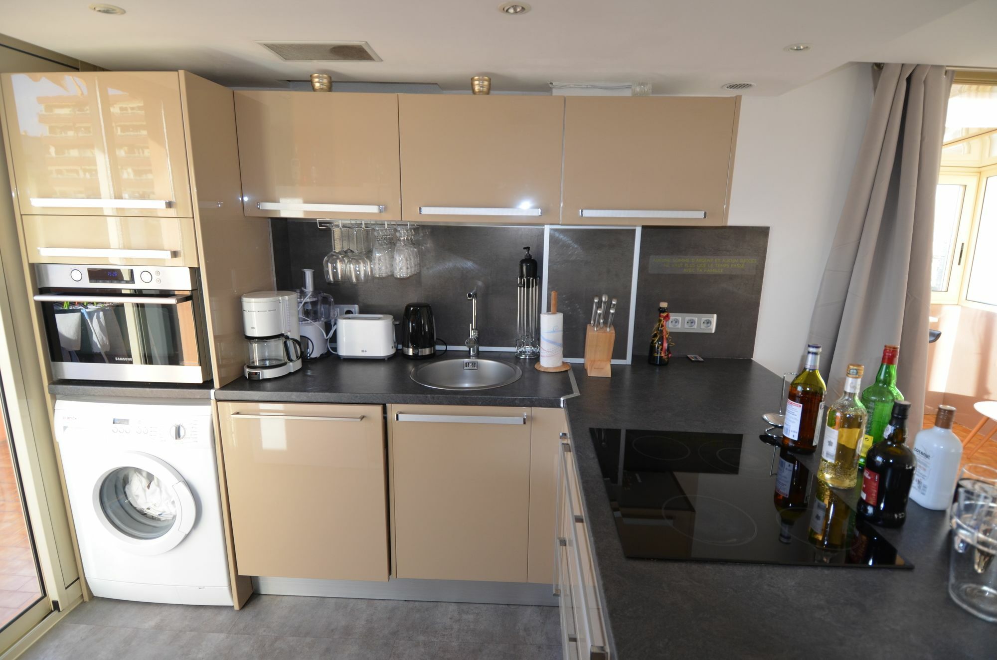 Appartement Rooftop 8 personnes grande terrasse avec parking Quartier Aéroport Nice Eksteriør bilde